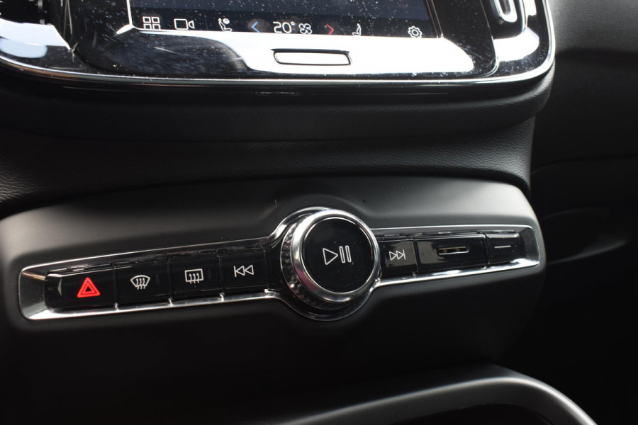 Volvo C40 231PK Single Motor Plus Dark / Navigatie / Camera / Parkeersensoren / Stoelverwarming / Stuurverw. / Adaptieve Cruise Control / LM Velgen /