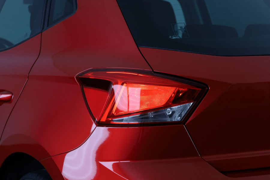 Seat Ibiza 1.0 TSI Style Business Intense 95 pk | Navigatie | Parkeersensoren | Achteruitrijcamera | Cruise control | Apple Carplay/Android Auto |
