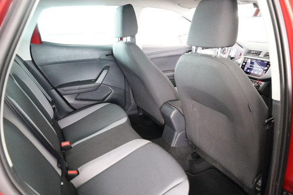 Seat Ibiza 1.0 TSI Style Business Intense 95 pk | Navigatie | Parkeersensoren | Achteruitrijcamera | Cruise control | Apple Carplay/Android Auto |