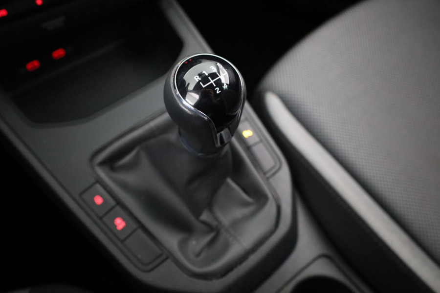 Seat Ibiza 1.0 TSI Style Business Intense 95 pk | Navigatie | Parkeersensoren | Achteruitrijcamera | Cruise control | Apple Carplay/Android Auto |