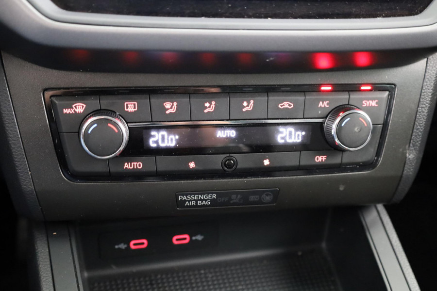 Seat Ibiza 1.0 TSI Style Business Intense 95 pk | Navigatie | Parkeersensoren | Achteruitrijcamera | Cruise control | Apple Carplay/Android Auto |