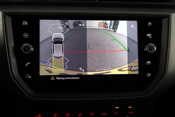 Seat Ibiza 1.0 TSI Style Business Intense 95 pk | Navigatie | Parkeersensoren | Achteruitrijcamera | Cruise control | Apple Carplay/Android Auto |