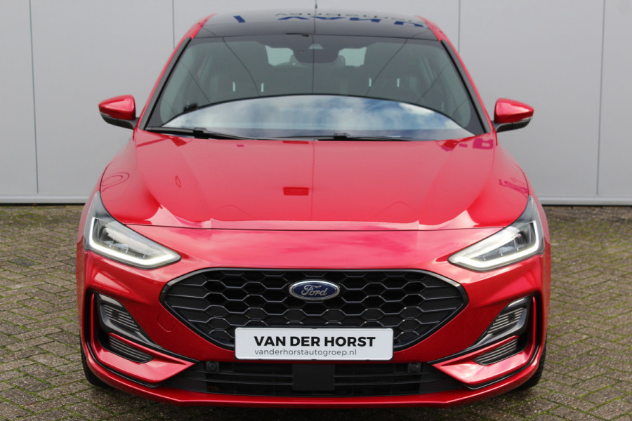 Ford Focus 1.0-125pk EcoBoost Mild-Hybrid ST-Line. Chique en erg luxe Ford Focus, fabr. gar. t/m 9 febr. 2027 ! Volautm. airco, navigatie, telefoonvoorb., All Season banden, B&O soundsyst., elektr. panodak, stuur-, stoel- en voorraamverw., adapt. cruise cntrl, side- en lane assist., LED  etc.