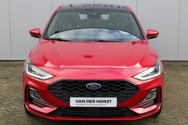 Ford Focus 1.0-125pk EcoBoost Mild-Hybrid ST-Line. Chique en erg luxe Ford Focus, fabr. gar. t/m 9 febr. 2027 ! Volautm. airco, navigatie, telefoonvoorb., All Season banden, B&O soundsyst., elektr. panodak, stuur-, stoel- en voorraamverw., adapt. cruise cntrl, side- en lane assist., LED  etc.