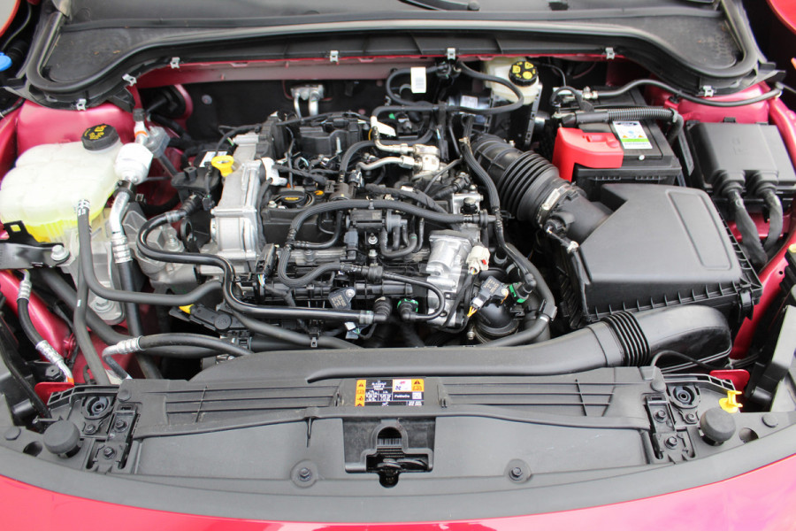 Ford Focus 1.0-125pk EcoBoost Mild-Hybrid ST-Line. Chique en erg luxe Ford Focus, fabr. gar. t/m 9 febr. 2027 ! Volautm. airco, navigatie, telefoonvoorb., All Season banden, B&O soundsyst., elektr. panodak, stuur-, stoel- en voorraamverw., adapt. cruise cntrl, side- en lane assist., LED  etc.