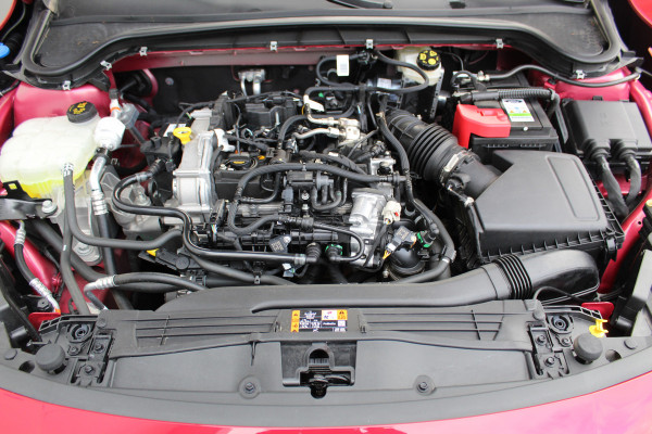 Ford Focus 1.0-125pk EcoBoost Mild-Hybrid ST-Line. Chique en erg luxe Ford Focus, fabr. gar. t/m 9 febr. 2027 ! Volautm. airco, navigatie, telefoonvoorb., All Season banden, B&O soundsyst., elektr. panodak, stuur-, stoel- en voorraamverw., adapt. cruise cntrl, side- en lane assist., LED  etc.