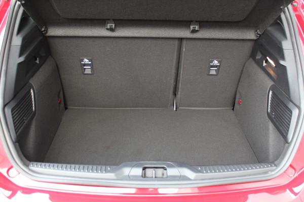Ford Focus 1.0-125pk EcoBoost Mild-Hybrid ST-Line. Chique en erg luxe Ford Focus, fabr. gar. t/m 9 febr. 2027 ! Volautm. airco, navigatie, telefoonvoorb., All Season banden, B&O soundsyst., elektr. panodak, stuur-, stoel- en voorraamverw., adapt. cruise cntrl, side- en lane assist., LED  etc.