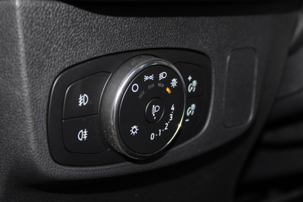 Ford Focus 1.0-125pk EcoBoost Mild-Hybrid ST-Line. Chique en erg luxe Ford Focus, fabr. gar. t/m 9 febr. 2027 ! Volautm. airco, navigatie, telefoonvoorb., All Season banden, B&O soundsyst., elektr. panodak, stuur-, stoel- en voorraamverw., adapt. cruise cntrl, side- en lane assist., LED  etc.