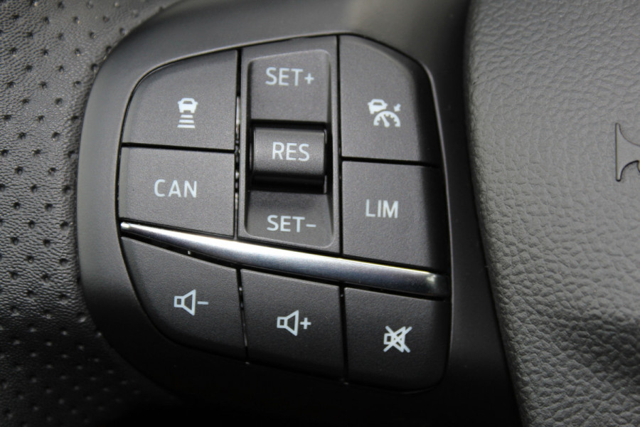 Ford Focus 1.0-125pk EcoBoost Mild-Hybrid ST-Line. Chique en erg luxe Ford Focus, fabr. gar. t/m 9 febr. 2027 ! Volautm. airco, navigatie, telefoonvoorb., All Season banden, B&O soundsyst., elektr. panodak, stuur-, stoel- en voorraamverw., adapt. cruise cntrl, side- en lane assist., LED  etc.