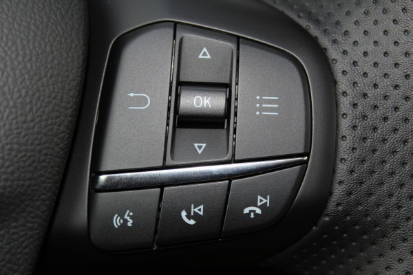 Ford Focus 1.0-125pk EcoBoost Mild-Hybrid ST-Line. Chique en erg luxe Ford Focus, fabr. gar. t/m 9 febr. 2027 ! Volautm. airco, navigatie, telefoonvoorb., All Season banden, B&O soundsyst., elektr. panodak, stuur-, stoel- en voorraamverw., adapt. cruise cntrl, side- en lane assist., LED  etc.