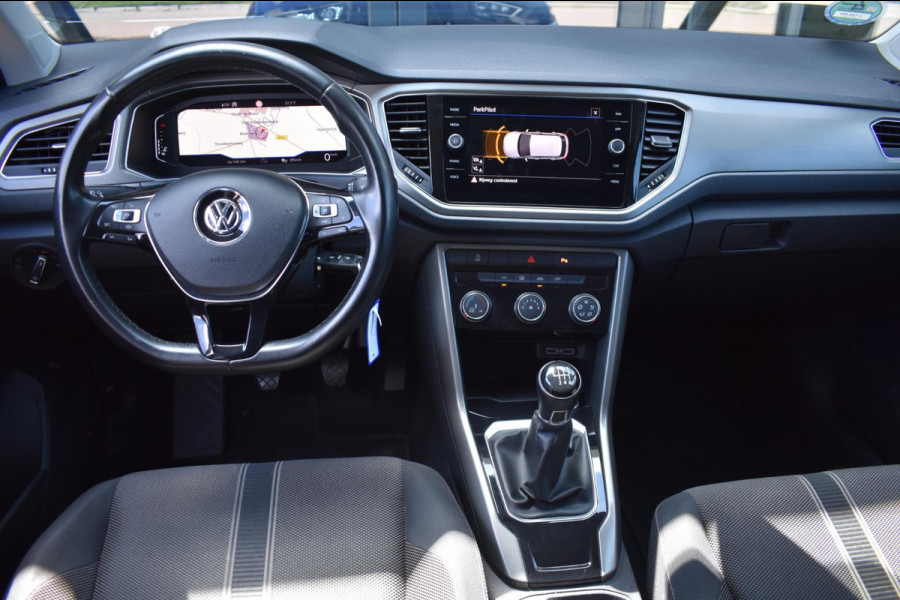 Volkswagen T-Roc 1.0 TSI | VIRTUAL COCKPIT | TREKHAAK | APPLE CARPLAY | ANDROID AUTO | ADAPTIEVE CRUISE CONTROLE | NAP