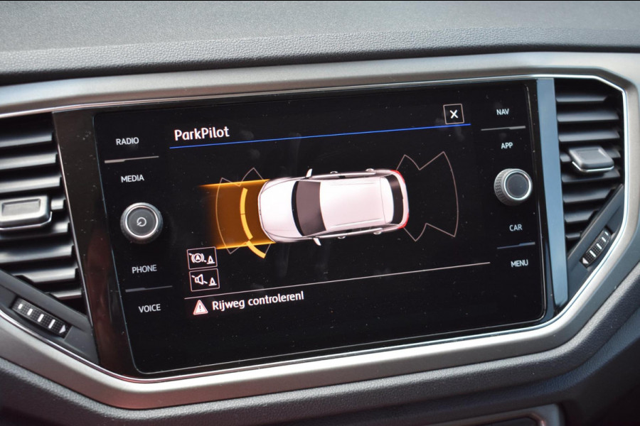 Volkswagen T-Roc 1.0 TSI | VIRTUAL COCKPIT | TREKHAAK | APPLE CARPLAY | ANDROID AUTO | ADAPTIEVE CRUISE CONTROLE | NAP