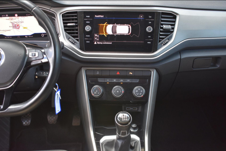 Volkswagen T-Roc 1.0 TSI | VIRTUAL COCKPIT | TREKHAAK | APPLE CARPLAY | ANDROID AUTO | ADAPTIEVE CRUISE CONTROLE | NAP