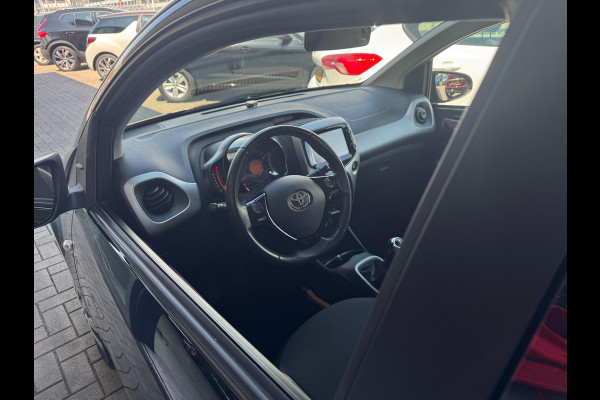 Toyota Aygo 1.0 VVT-i x-play NAVI | AIRCO | 5 DEURS