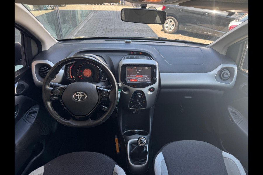 Toyota Aygo 1.0 VVT-i x-play NAVI | AIRCO | 5 DEURS
