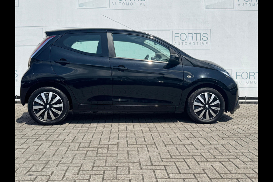 Toyota Aygo 1.0 VVT-i x-play NAVI | AIRCO | 5 DEURS