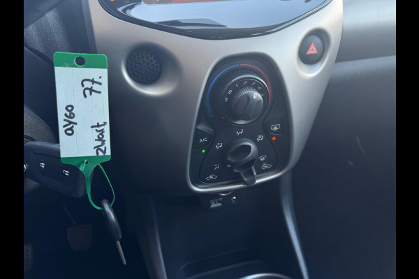 Toyota Aygo 1.0 VVT-i x-play NAVI | AIRCO | 5 DEURS