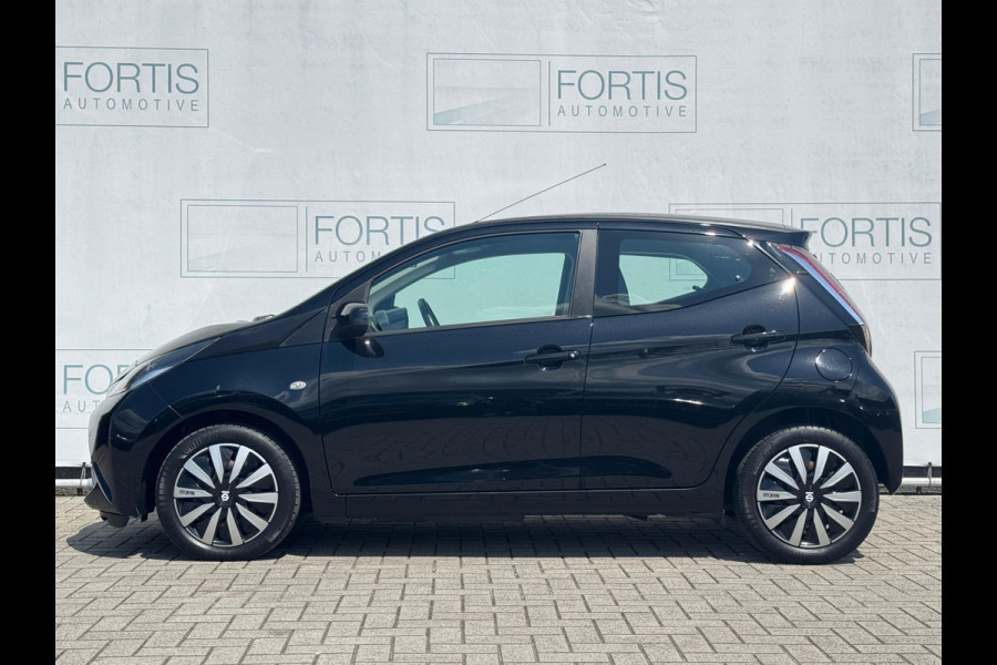 Toyota Aygo 1.0 VVT-i x-play NAVI | AIRCO | 5 DEURS