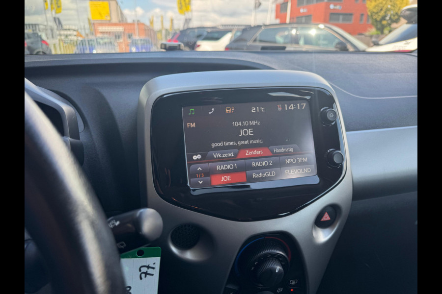 Toyota Aygo 1.0 VVT-i x-play NAVI | AIRCO | 5 DEURS