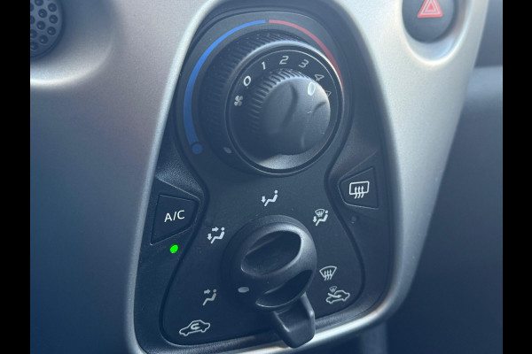 Toyota Aygo 1.0 VVT-i x-play NAVI | AIRCO | 5 DEURS