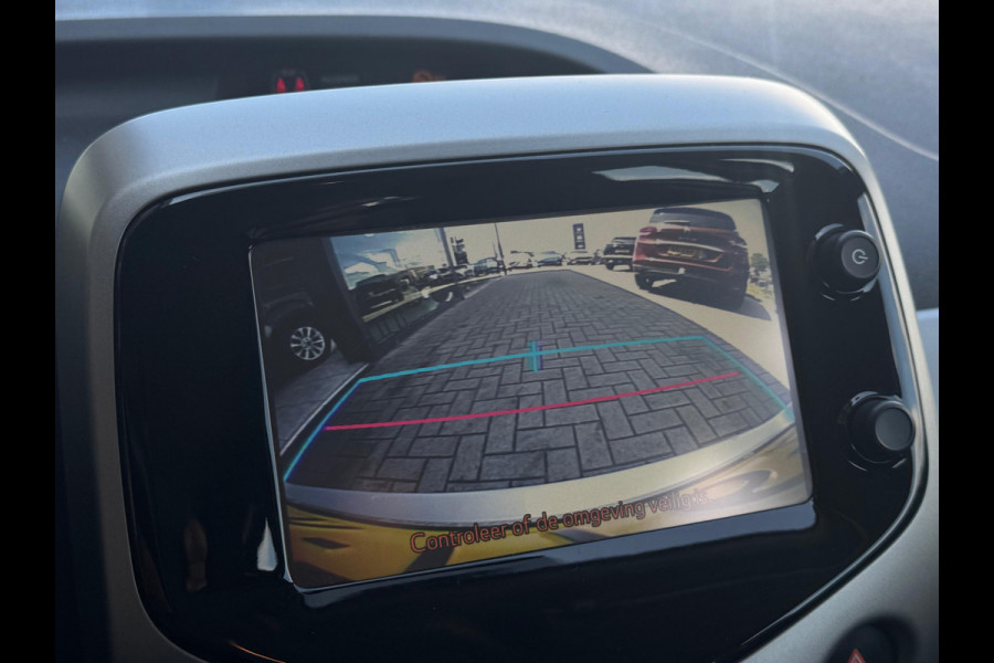 Toyota Aygo 1.0 VVT-i x-play NAVI | AIRCO | 5 DEURS
