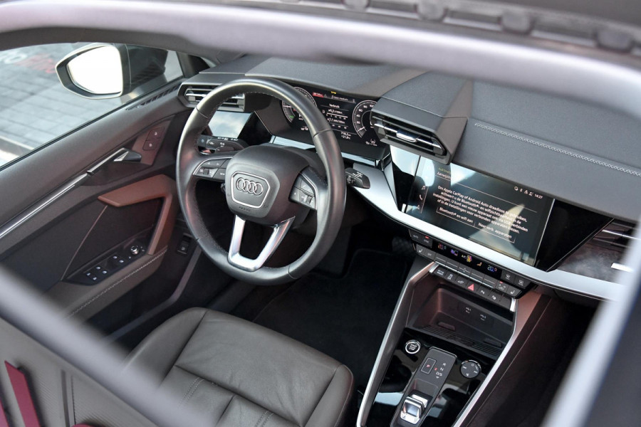 Audi A3 Sportback 40 TFSI e S-Line. Pano, ACC, Leder, Keyless, Matrix, Sfeer, CarPlay!