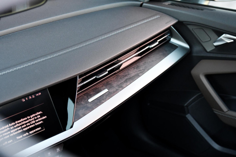 Audi A3 Sportback 40 TFSI e S-Line. Pano, ACC, Leder, Keyless, Matrix, Sfeer, CarPlay!