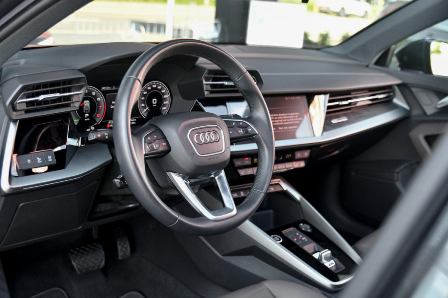 Audi A3 Sportback 40 TFSI e S-Line. Pano, ACC, Leder, Keyless, Matrix, Sfeer, CarPlay!