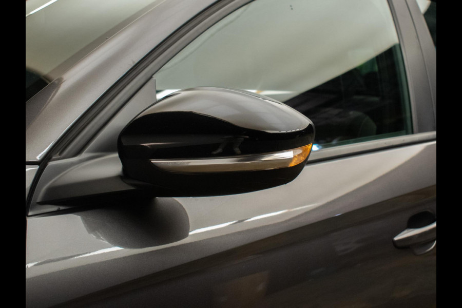 Opel CORSA-E Edition 50 kWh Sport (APPLE CARPLAY,NAVI,LED,LEDER,BLACKPACK,PDC,NETTE STAAT)