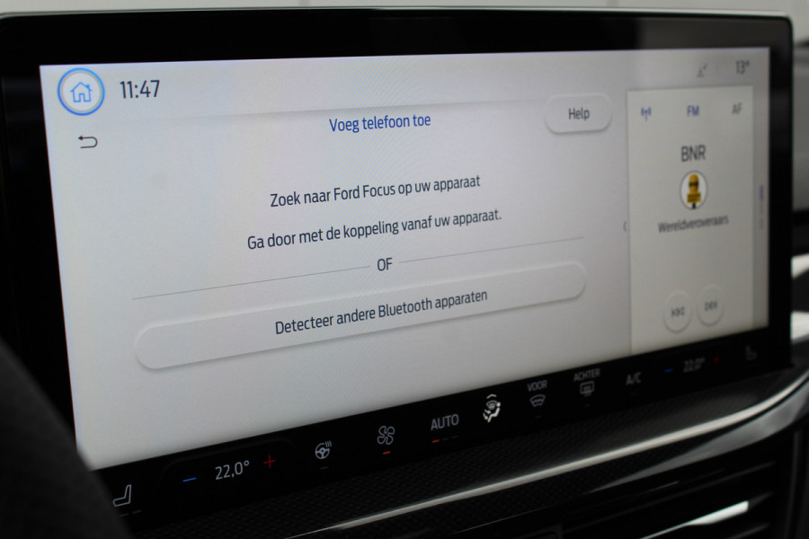 Ford Focus 1.0-125pk EcoBoost Mild-Hybrid ST-Line. Chique en erg luxe Ford Focus, fabr. gar. t/m 9 febr. 2027 ! Volautm. airco, navigatie, telefoonvoorb., All Season banden, B&O soundsyst., elektr. panodak, stuur-, stoel- en voorraamverw., adapt. cruise cntrl, side- en lane assist., LED  etc.