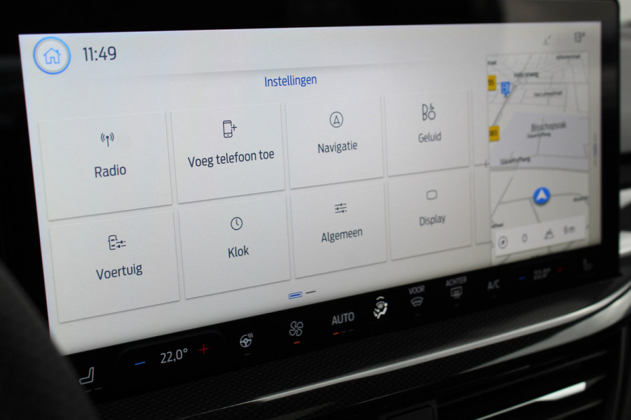 Ford Focus 1.0-125pk EcoBoost Mild-Hybrid ST-Line. Chique en erg luxe Ford Focus, fabr. gar. t/m 9 febr. 2027 ! Volautm. airco, navigatie, telefoonvoorb., All Season banden, B&O soundsyst., elektr. panodak, stuur-, stoel- en voorraamverw., adapt. cruise cntrl, side- en lane assist., LED  etc.