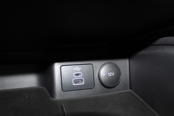 Ford Focus 1.0-125pk EcoBoost Mild-Hybrid ST-Line. Chique en erg luxe Ford Focus, fabr. gar. t/m 9 febr. 2027 ! Volautm. airco, navigatie, telefoonvoorb., All Season banden, B&O soundsyst., elektr. panodak, stuur-, stoel- en voorraamverw., adapt. cruise cntrl, side- en lane assist., LED  etc.