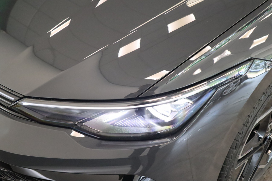 Volkswagen Golf 1.5 eTSI R-Line Edition ! Nieuw Type ! Panoramadak Full-led Navigatie Adaptive-Cruise