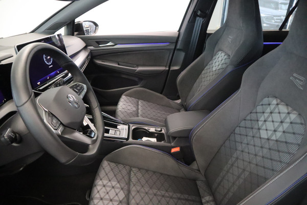 Volkswagen Golf 1.5 eTSI R-Line Edition ! Nieuw Type ! Panoramadak Full-led Navigatie Adaptive-Cruise