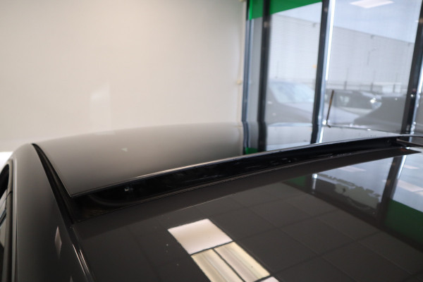 Volkswagen Golf 1.5 eTSI R-Line Edition ! Nieuw Type ! Panoramadak Full-led Navigatie Adaptive-Cruise