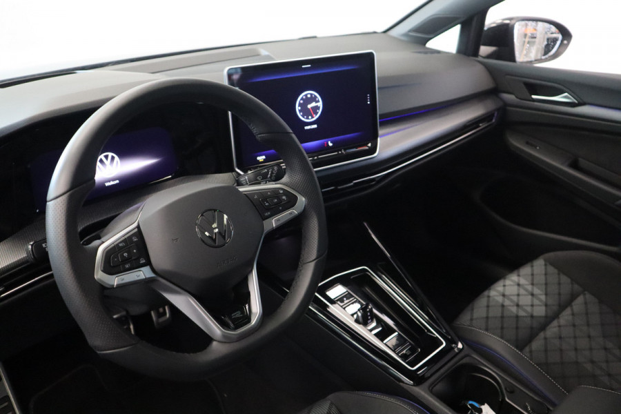 Volkswagen Golf 1.5 eTSI R-Line Edition ! Nieuw Type ! Panoramadak Full-led Navigatie Adaptive-Cruise