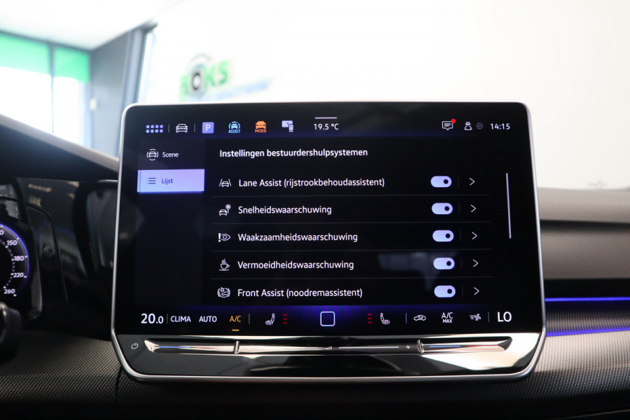 Volkswagen Golf 1.5 eTSI R-Line Edition ! Nieuw Type ! Panoramadak Full-led Navigatie Adaptive-Cruise