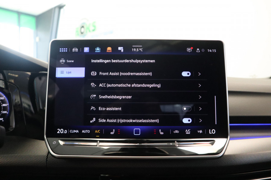 Volkswagen Golf 1.5 eTSI R-Line Edition ! Nieuw Type ! Panoramadak Full-led Navigatie Adaptive-Cruise