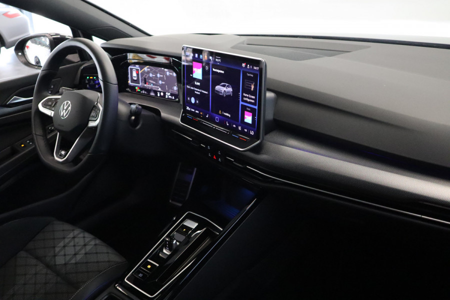 Volkswagen Golf 1.5 eTSI R-Line Edition ! Nieuw Type ! Panoramadak Full-led Navigatie Adaptive-Cruise