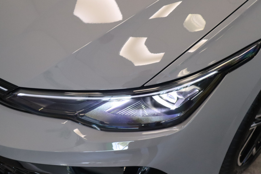 Volkswagen Golf 1.5 eTSI R-Line Edition ! Nieuw Type ! Panoramadak IQ-light Navigatie