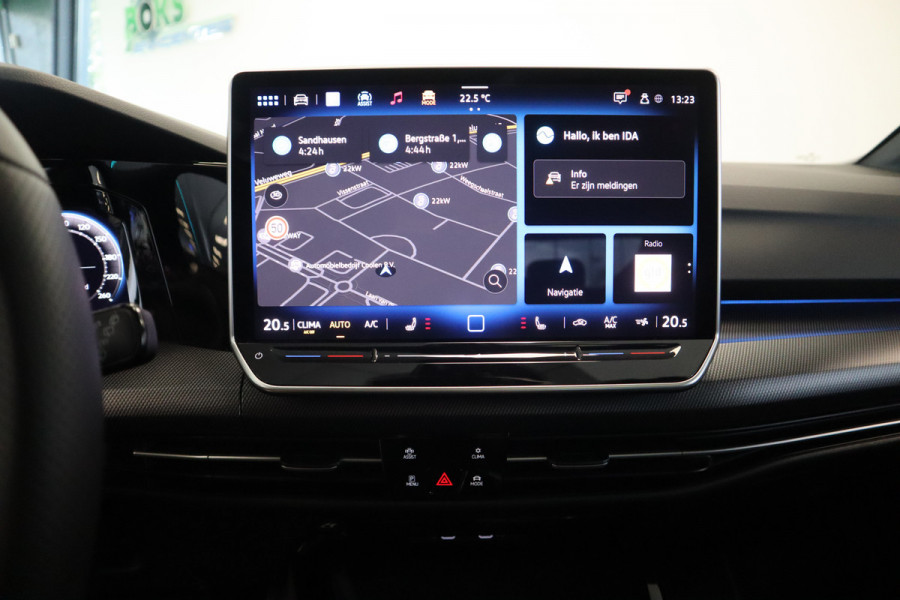 Volkswagen Golf 1.5 eTSI R-Line Edition ! Nieuw Type ! Panoramadak IQ-light Navigatie