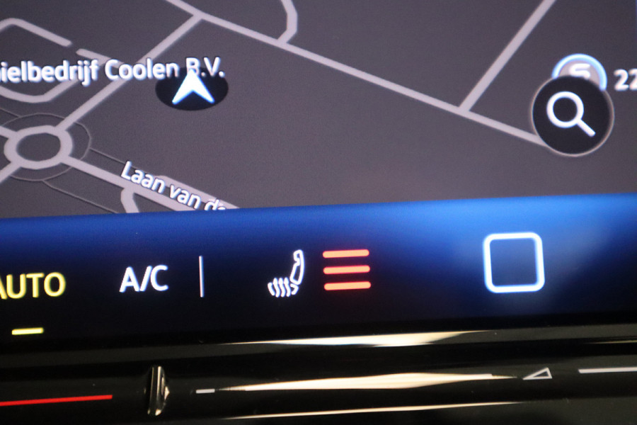 Volkswagen Golf 1.5 eTSI R-Line Edition ! Nieuw Type ! Panoramadak IQ-light Navigatie