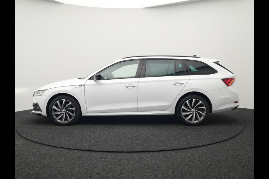 Škoda Octavia Combi 1.4 TSI iV Plug In Hybrid Sportline Business PHEV | Head-Up | Sportstoelen Memory & Verwarmd | Canton Audio | 19"L.M | Virtual | Keyless | Apple Carplay | Parkassist | Sfeerverlichting |