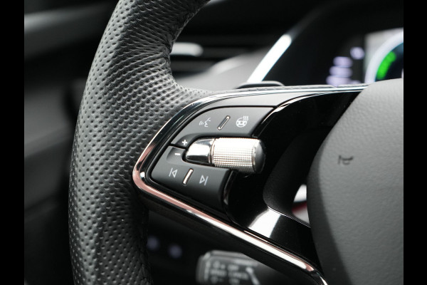 Škoda Octavia Combi 1.4 TSI iV Plug In Hybrid Sportline Business PHEV | Head-Up | Sportstoelen Memory & Verwarmd | Canton Audio | 19"L.M | Virtual | Keyless | Apple Carplay | Parkassist | Sfeerverlichting |