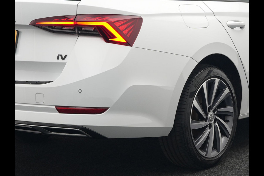 Škoda Octavia Combi 1.4 TSI iV Plug In Hybrid Sportline Business PHEV | Head-Up | Sportstoelen Memory & Verwarmd | Canton Audio | 19"L.M | Virtual | Keyless | Apple Carplay | Parkassist | Sfeerverlichting |