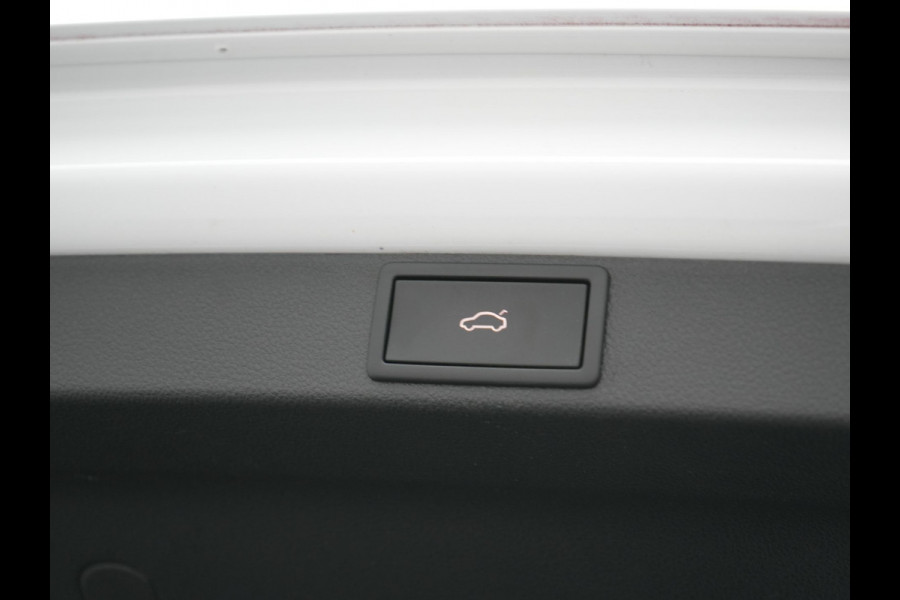 Škoda Octavia Combi 1.4 TSI iV Plug In Hybrid Sportline Business PHEV | Head-Up | Sportstoelen Memory & Verwarmd | Canton Audio | 19"L.M | Virtual | Keyless | Apple Carplay | Parkassist | Sfeerverlichting |