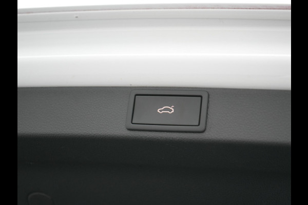 Škoda Octavia Combi 1.4 TSI iV Plug In Hybrid Sportline Business PHEV | Head-Up | Sportstoelen Memory & Verwarmd | Canton Audio | 19"L.M | Virtual | Keyless | Apple Carplay | Parkassist | Sfeerverlichting |