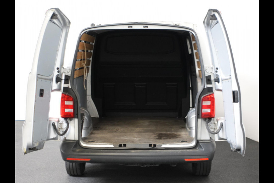 Volkswagen Transporter T6 L1H1 102pk Trendline Navigatie Airco Cruise control Bluetooth Euro6
