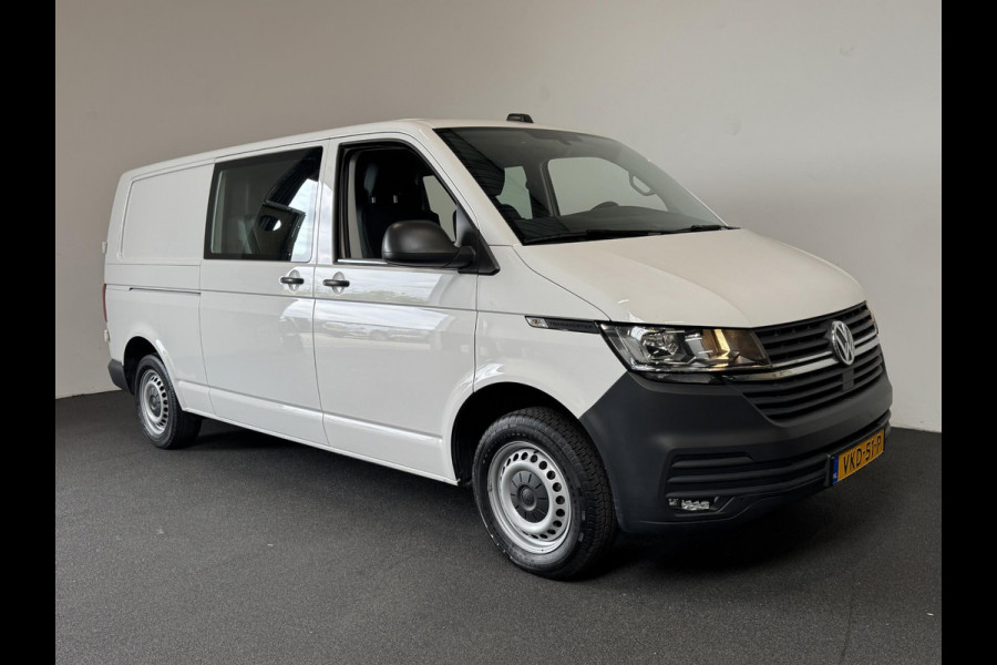 Volkswagen Transporter L2H1 Dubbele cabine 5 persoons Navi Apple Carplay / Android auto Cruise control Trekhaak Parkeersensoren Euro6