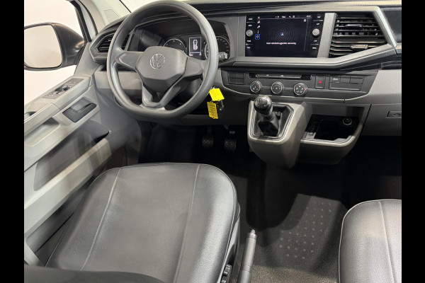 Volkswagen Transporter L2H1 Dubbele cabine 5 persoons Navi Apple Carplay / Android auto Cruise control Trekhaak Parkeersensoren Euro6